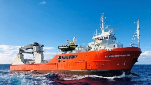 Литовский моряк смог выжить 14 часов посреди Тихого океана благодаря морскому мусору1