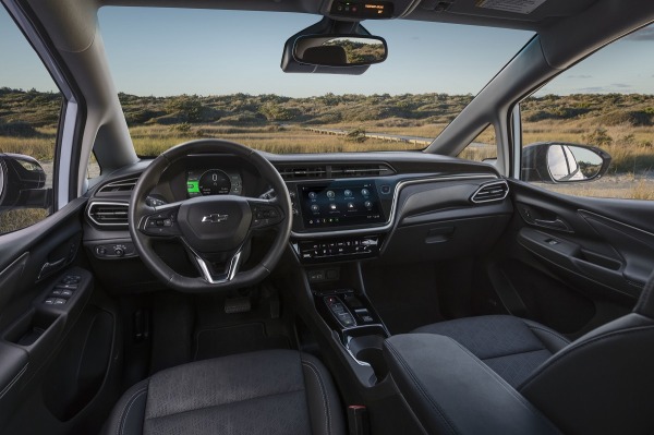 Показан первый массовый электрокар Chevrolet с системой полуавтопилота3