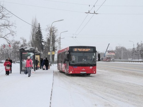 Приняли закон, запрещающий высаживать детей из общественного транспорта1