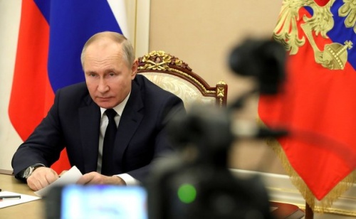 Путин призвал контролировать экосистемы банков1