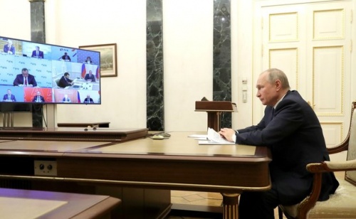Путин призвал защитить интересы вкладывающих деньги в ценные бумаги1