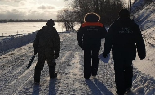Спасатели пришли на помощь мужчине, замерзавшему на трассе в Татарстане1