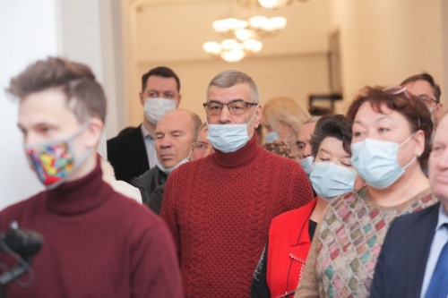 В Казани открыли памятник бывшему ректору КХТИ Петру Кирпичникову18