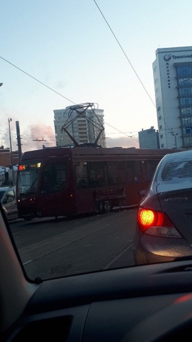 В Казани трамвай сошел с рельсов возле здания Миндортранса Татарстана1