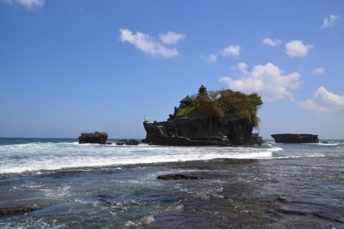 Власти Бали планируют открыть остров для вакцинированных туристов1