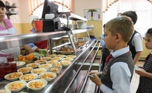 Путин поручил Генпрокуратуре проверить организацию питания в школах1