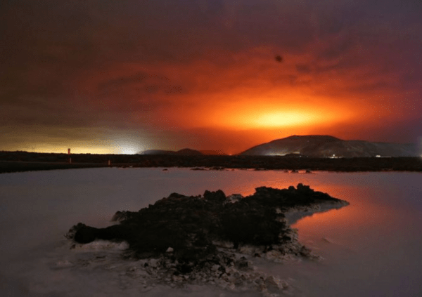 В Исландии сняли извержение спавшего 6000 лет вулкана10