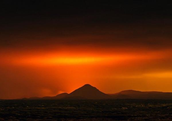 В Исландии сняли извержение спавшего 6000 лет вулкана11