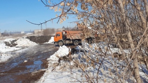 Экологи в РТ с поличным поймали нарушителей, складировавших грязный снег2