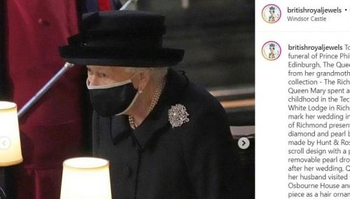 Елизавета II надела на похороны мужа брошь с тайным смыслом1