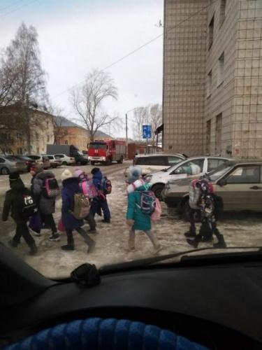 Кто заминировал школы в Томске сегодня3