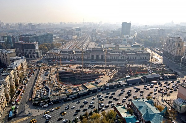 Новый ландшафтный парк на Павелецкой площади завершат уже этой осенью15