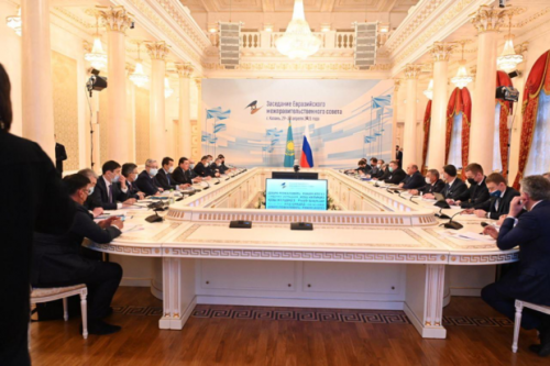 Премьер-министры РФ и Казахстана обсудили в Казани поставки вакцин1
