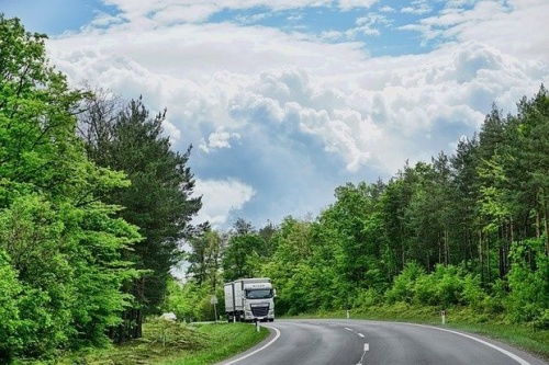 С 1 апреля вводят ограничения для большегрузов на дорогах РТ1