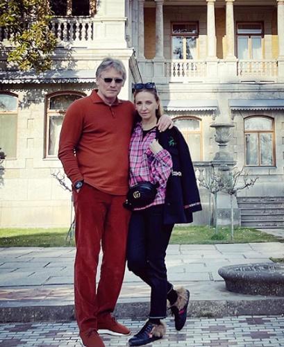 Татьяна Навка и Дмитрий Песков - фото с дочкой и мужем5