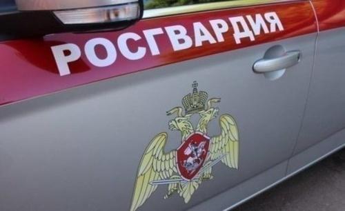 В Казани 44-летнего мужчину ранили ножом из-за конфликта в подъезде1