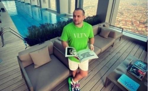 Эрик Гафаров заявил об украденных 100 миллионах долларов1