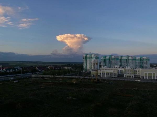 "Ядерный гриб" в небе напугал жителей Саратова