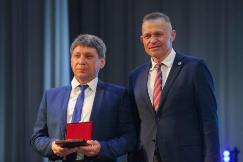 Лучшим работникам «Казаньоргсинтеза» вручили награды в День химика 16