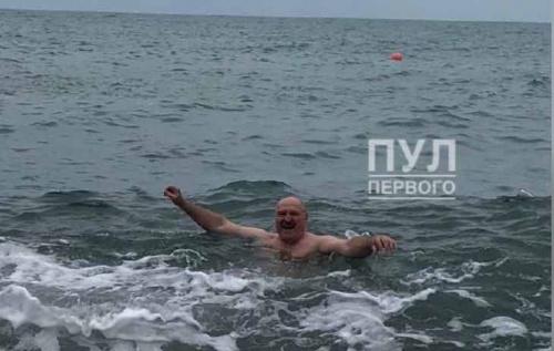 Лукашенко искупался в Черном море при температуре воды плюс 161