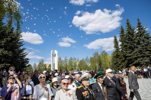 Нефтехимики НКНХ поздравили ветеранов с 76-й годовщиной Победы в ВОВ17