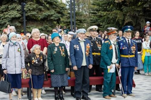 Нефтехимики НКНХ поздравили ветеранов с 76-й годовщиной Победы в ВОВ6