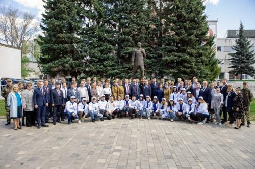 Нефтехимики НКНХ поздравили ветеранов с 76-й годовщиной Победы в ВОВ14