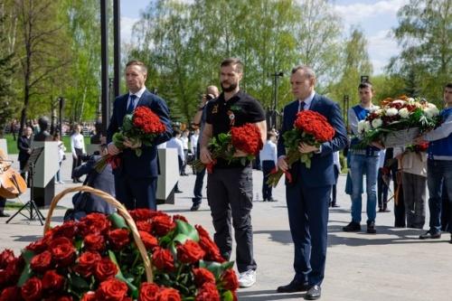 Нефтехимики НКНХ поздравили ветеранов с 76-й годовщиной Победы в ВОВ9