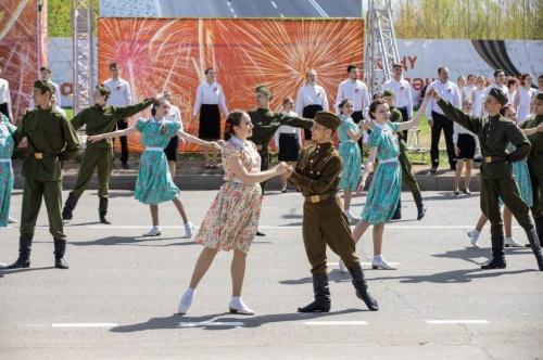 Нефтехимики НКНХ поздравили ветеранов с 76-й годовщиной Победы в ВОВ19