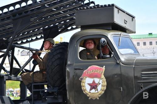 В столице Татарстана прошел торжественный смотр войск Казанского гарнизона48