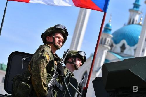 В столице Татарстана прошел торжественный смотр войск Казанского гарнизона37