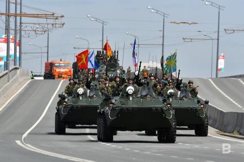 В столице Татарстана прошел торжественный смотр войск Казанского гарнизона35