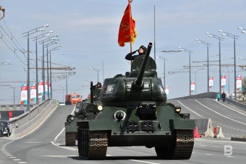 В столице Татарстана прошел торжественный смотр войск Казанского гарнизона43