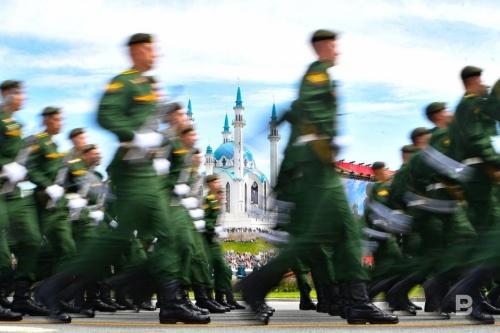 В столице Татарстана прошел торжественный смотр войск Казанского гарнизона21