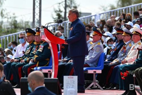 В столице Татарстана прошел торжественный смотр войск Казанского гарнизона17