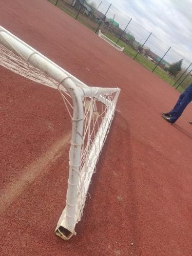 В Татарстане на девочку упали металлические футбольные ворота1