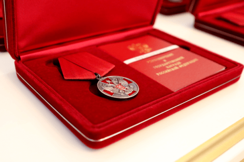 Артемьев награжден медалью ордена 