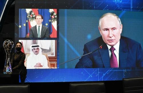 Трансляция выступления президента РФ Владимира Путина на пленарной сессии Петербургского международного экономического форума - 20213