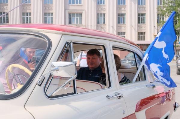 Флаги, акции и народные гуляния: как Россия отмечает 12 июня7