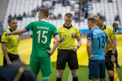Футбольный арбитр Васильев получил пожизненное отстранение от судейства1