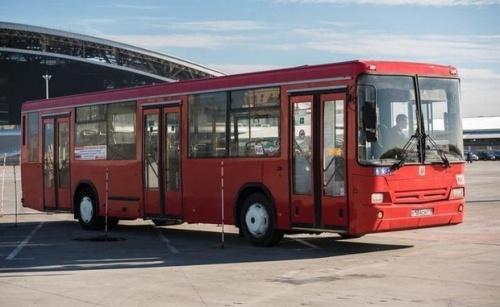 Казанцы пожаловались на автобусы, не берущие пассажиров вечером1