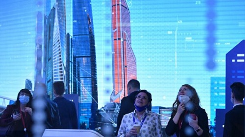 Участники Петербургского международного экономического форума - 2021 в конгрессно-выставочном центре Экспофорум15