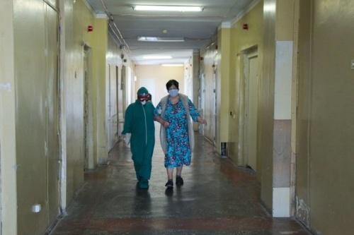 Рейтинг фейков о коронавирусе: россиян заинтересовали водочные ингаляции1