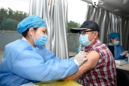 В Китае ввели уже миллиард доз вакцины от ковида1