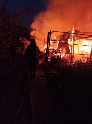В ночном пожаре в Челнах погибли отец с дочерью1