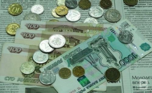 Правительство выделило 200 миллиардов рублей на выплаты для школьников1