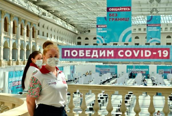 Собянин открыл один из крупнейших прививочных центров в Европе6