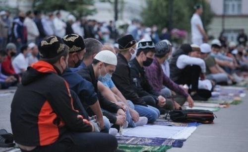 В мечетях Татарстана на праздничных намазах находились не более 100 человек1