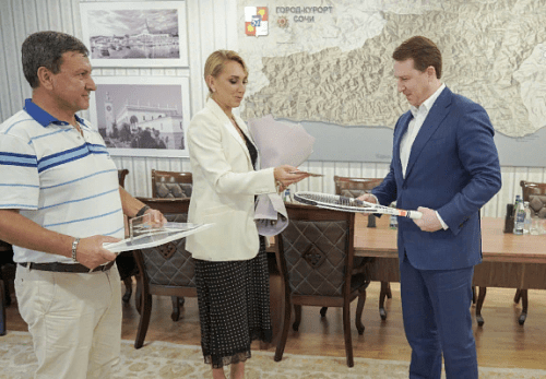 Администрация Сочи подарила квартиру серебряной медалистке ОИ-2020 Весниной1