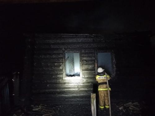 Двое мужчин погибли при пожаре в Татарстане из-за неосторожного курения1